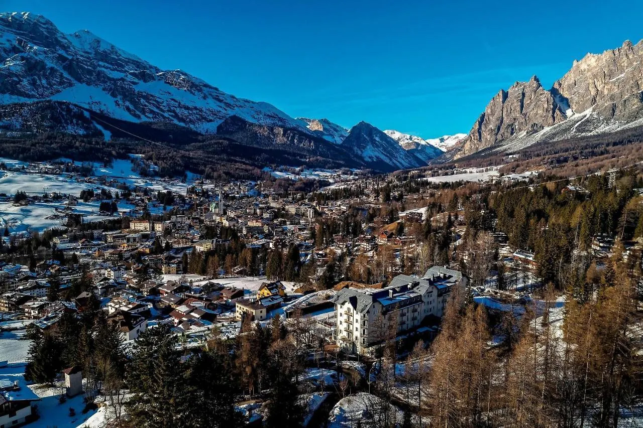 ***** Отель Cristallo, A Luxury Collection Resort & Spa, Cortina D 'Ampezzo Кортина-д'Ампеццо Италия
