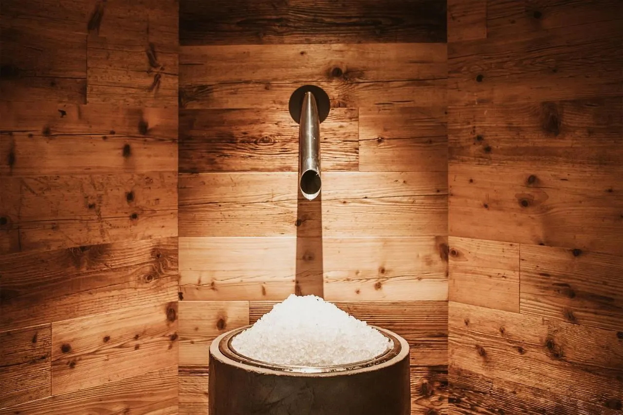 Отель Cristallo, A Luxury Collection Resort & Spa, Cortina D 'Ampezzo Кортина-д'Ампеццо